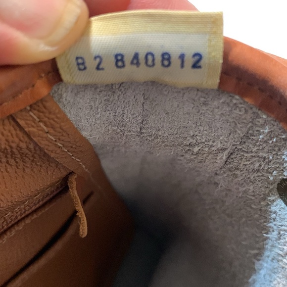 Vintage Dooney & Bourke Crossbody / Shoulder White Flap Fold Over Bag - Picture 16 of 16